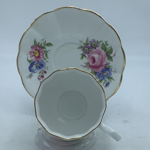 Royal Dover English Bone China Floral Bouquet Teacup and Saucer - Picture 7 of 11
